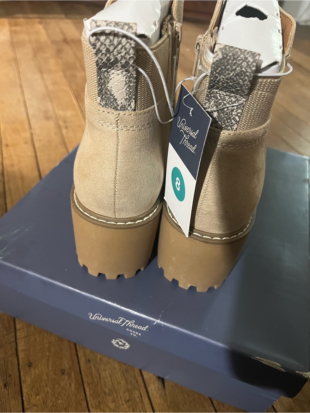 Universal Thread Taci Taupe Memory Foam Pull-On Ankle Boots Women’s 8 NWB - Picture 4 of 5